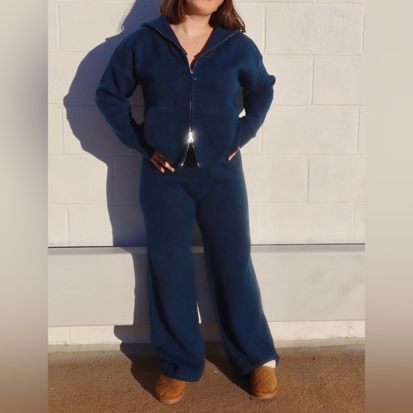 Solid Hooded Jacket and Relaxed Fit Pants. - Picture 3 of 3